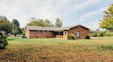 108 Ashwood Dr, Shelbyville, TN 37160 - photo 3