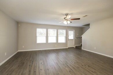 9915 Swallow Dr, Conroe, TX 77385 - photo 5