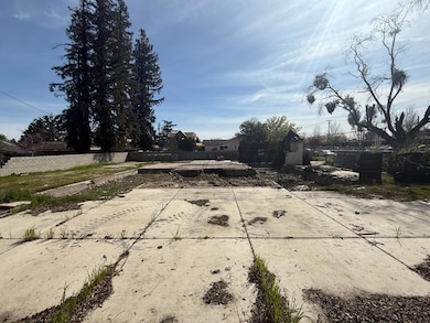 820 N Berkeley Ave, Turlock, CA 95380 - photo 3