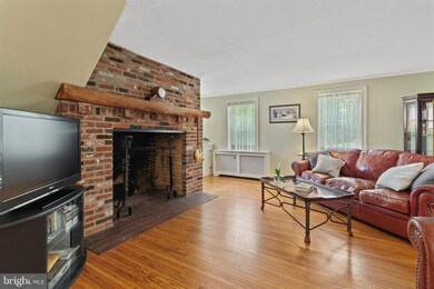 2484 Stinson Ln, Norristown, PA 19403 - photo 3
