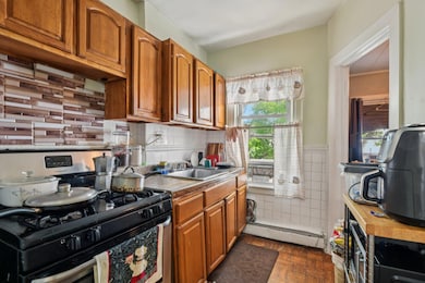 9406 76th St, Ozone Park, NY 11416 - photo 6