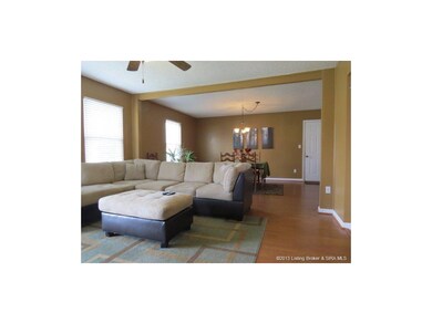 302 Pimlico Dr, New Albany, IN 47150 - photo 2