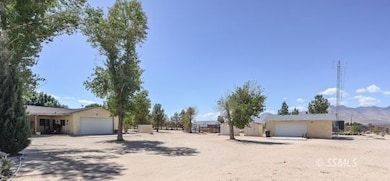 2025 Moonwind St, Inyokern, CA 93527 - photo 3