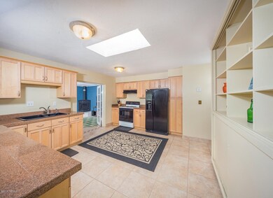 5301 E Holmes St, Tucson, AZ 85711 - photo 5