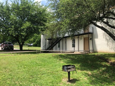 312 W Rentz St unit 100, Weatherford, TX 76086 - photo 4