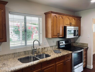 4702 E Wilshire Dr, Phoenix, AZ 85008 - photo 5