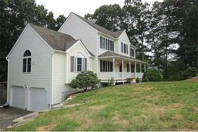 100 Londonderry Way, Uxbridge, MA 01569 - photo 2