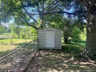 411 E Birch, Henryetta, OK 74437 - photo 5