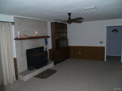 1089 Arbor Ln, Slatington, PA 18080 - photo 6
