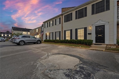 110 Du Rhu Dr unit E, Mobile, AL 36608 - photo 2