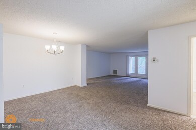 1040 Deer Ridge Dr unit 503, Baltimore, MD 21210 - photo 4