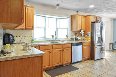 79 Lowell Ave, Providence, RI 02909 - photo 6