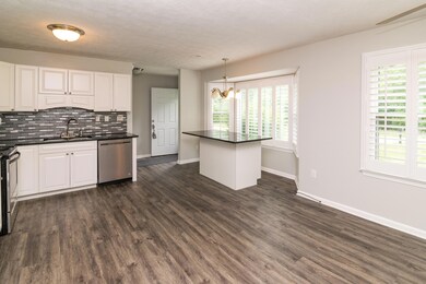 305 Dawson Ln, Radcliff, KY 40160 - photo 4