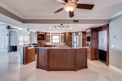 Open Kitchen