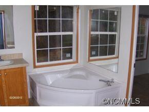 46 Whitlow Dr, Leicester, NC 28748 - photo 7