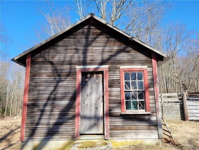 138 Tourtellot Hill Rd, Chepachet, RI 02814 - photo 6