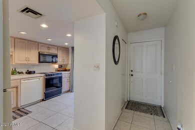 7843 E Park View Dr unit 13, Mesa, AZ 85208 - photo 4