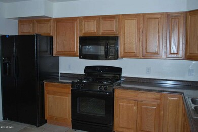 3323 W Flynn LN_5