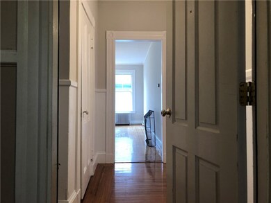 7 Mount Vernon St unit 2, Newport, RI 02840 - photo 4