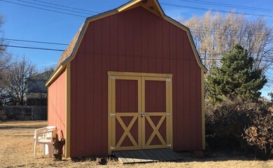 1207 S Madison St, Hugoton, KS 67951 - photo 4