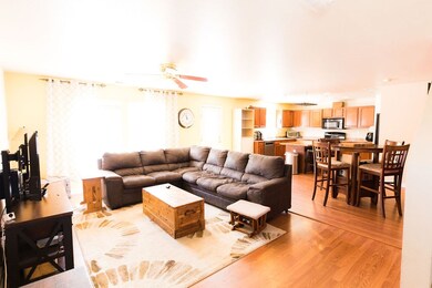 8860 Silverkist Dr, Reno, NV 89506 - photo 4