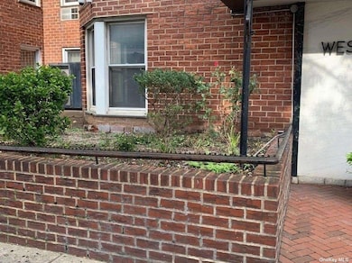 89-15 Parsons Blvd unit 11G, Jamaica, NY 11432 - photo 3