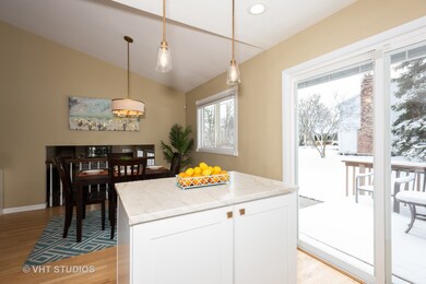 634 Tennyson Dr, Wheaton, IL 60189 - photo 6