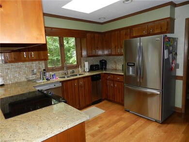 994 Cedar Creek Dr, Asheboro, NC 27205 - photo 4