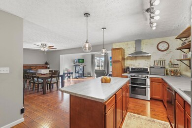 2831 Woodcroft Rd, Columbus, OH 43204 - photo 7