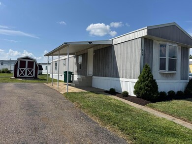 217 Raspberry Cir W, Hebron, OH 43025 - photo 2