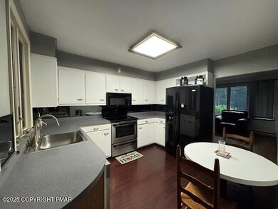 184 Oak Ln, Cresco, PA 18326 - photo 5