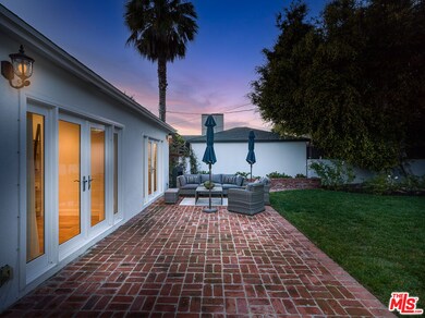 Indoor Outdoor Living Flow