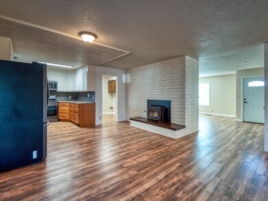 1011 Arroyo Dr, Central Point, OR 97502 - photo 7