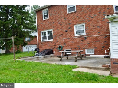 2213 Carol Ln, Norristown, PA 19401 - photo 3