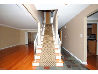 OPEN FRONT HALL STAIR WAY