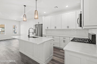 53 Sampson ave (13)