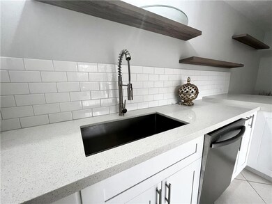 Quartz top! Stainless Sink