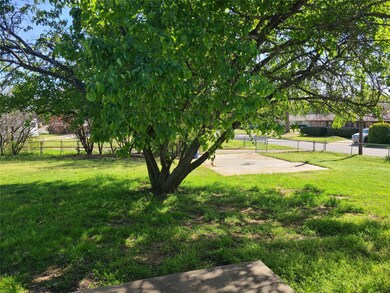 2830 Stafford Dr, Denison, TX 75020 - photo 3