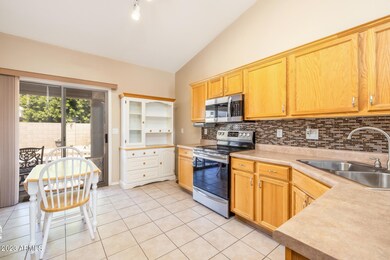13)KITCHEN
