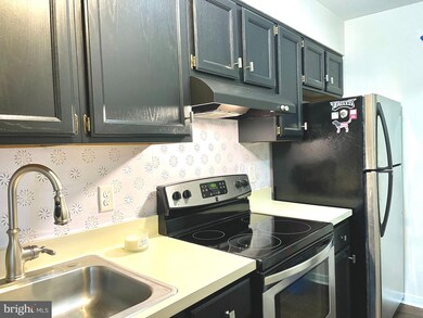 21 W Jonathan Ct, Kennett Square, PA 19348 - photo 3