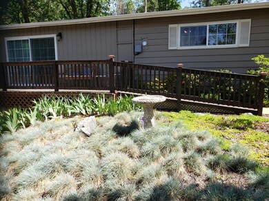 1116 NW Hillside Dr, Grants Pass, OR 97526 - photo 2