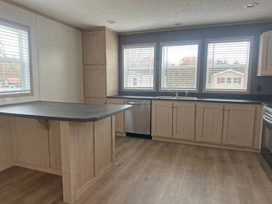 14876 Washington Rd unit 154, West Burlington, IA 52655 - photo 4