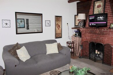 21 Barclay St, Albany, NY 12209 - photo 5