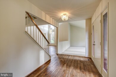 2516 Oakenshield Dr, Potomac, MD 20854 - photo 3