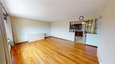 28970 Sherbrook Dr, Wickliffe, OH 44092 - photo 5