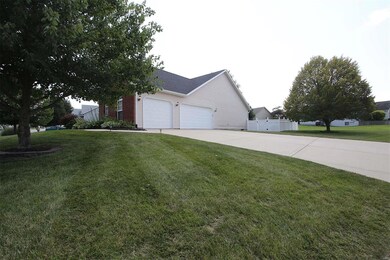 6104 Keebler Oaks Dr, Maryville, IL 62062 - photo 2