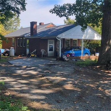 173 Henley Country Rd, Asheboro, NC 27203 - photo 2