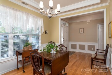 6423 Ridgeview Commons Dr, Charlotte, NC 28269 - photo 4