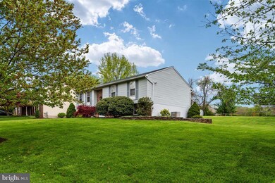 5599 Hunting Horn Dr, Ellicott City, MD 21043 - photo 3