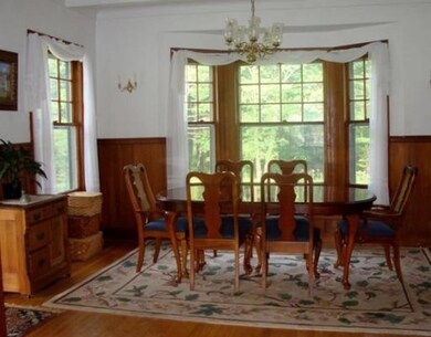 Dining room with bay window